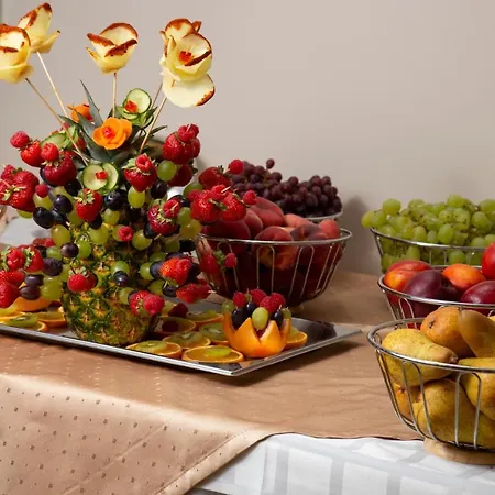 Ambasador فندق 4*