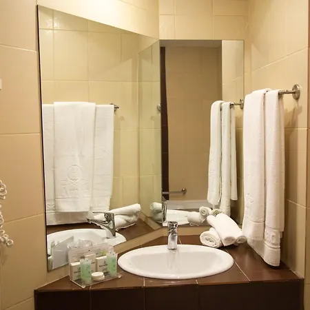 Ambasador 4* مامايا