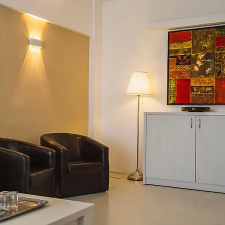 فندق Ambasador 4*