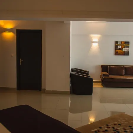 Ambasador فندق مامايا