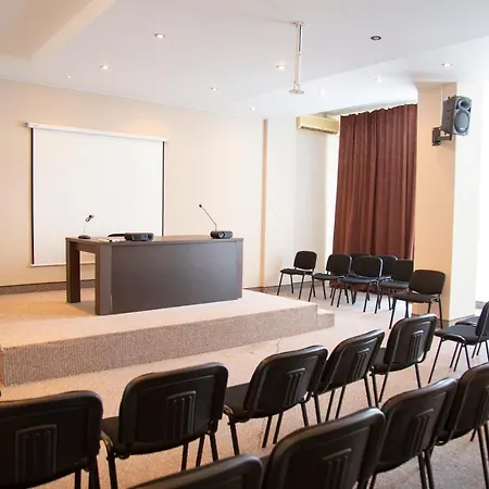 Ambasador فندق 4*