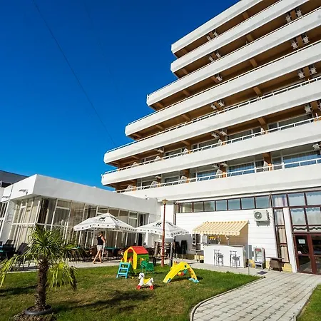 Ambasador 4* مامايا