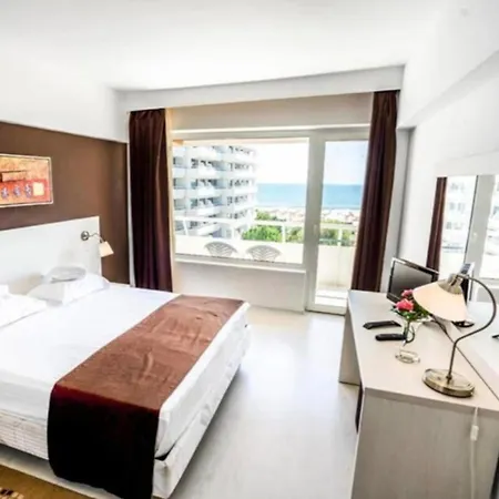 Ambasador Hotel